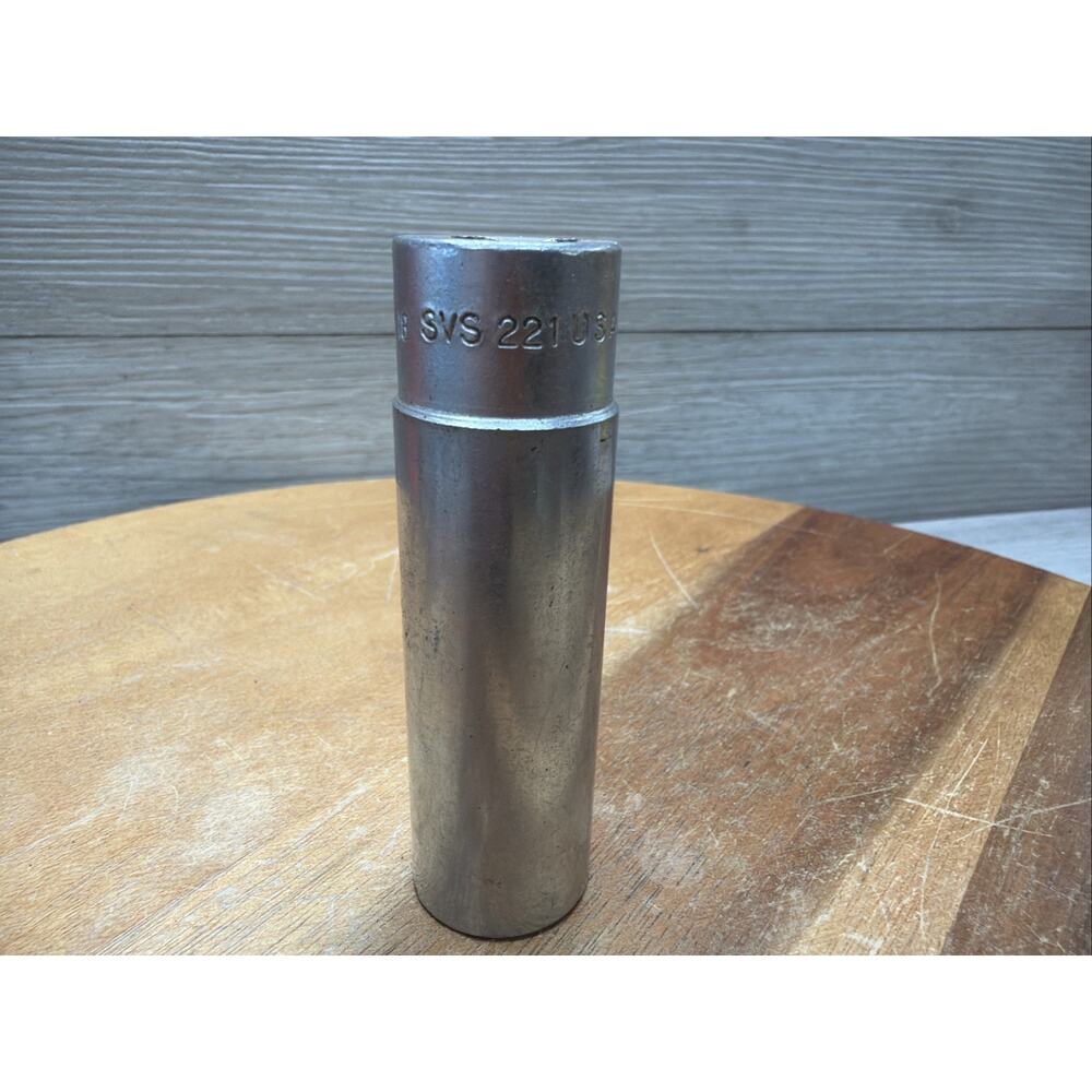 Snap-on 1/2" Drive 11/16" Deep Socket 12-point SVS221